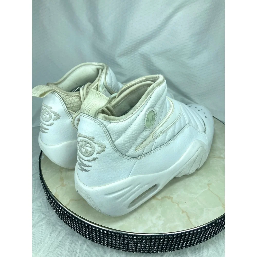 Nike Air Shake Ndestrukt Basketball Shoes Mens 10 Triple White High Top Sneakers